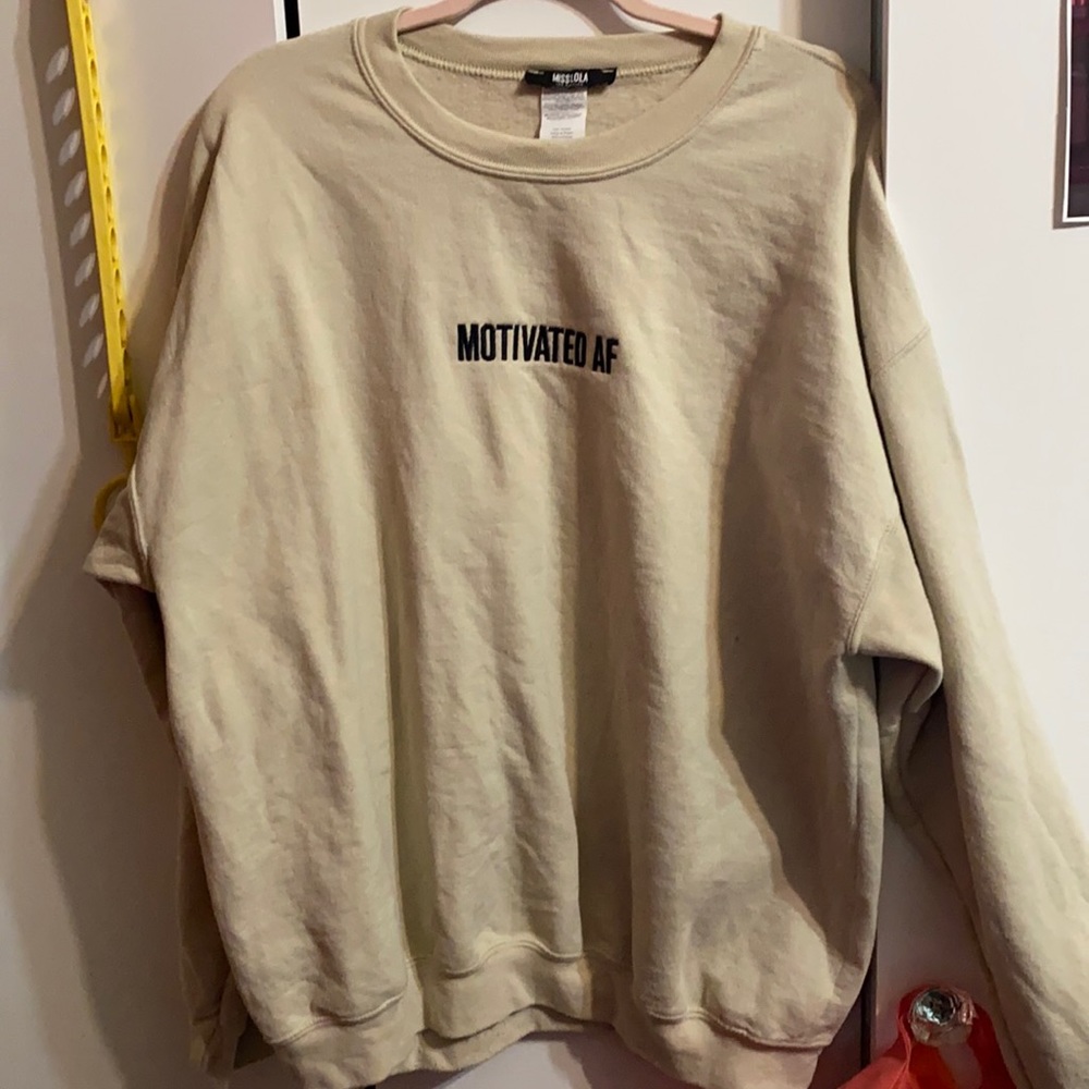 “Motivated Af” oversized sweatshirt